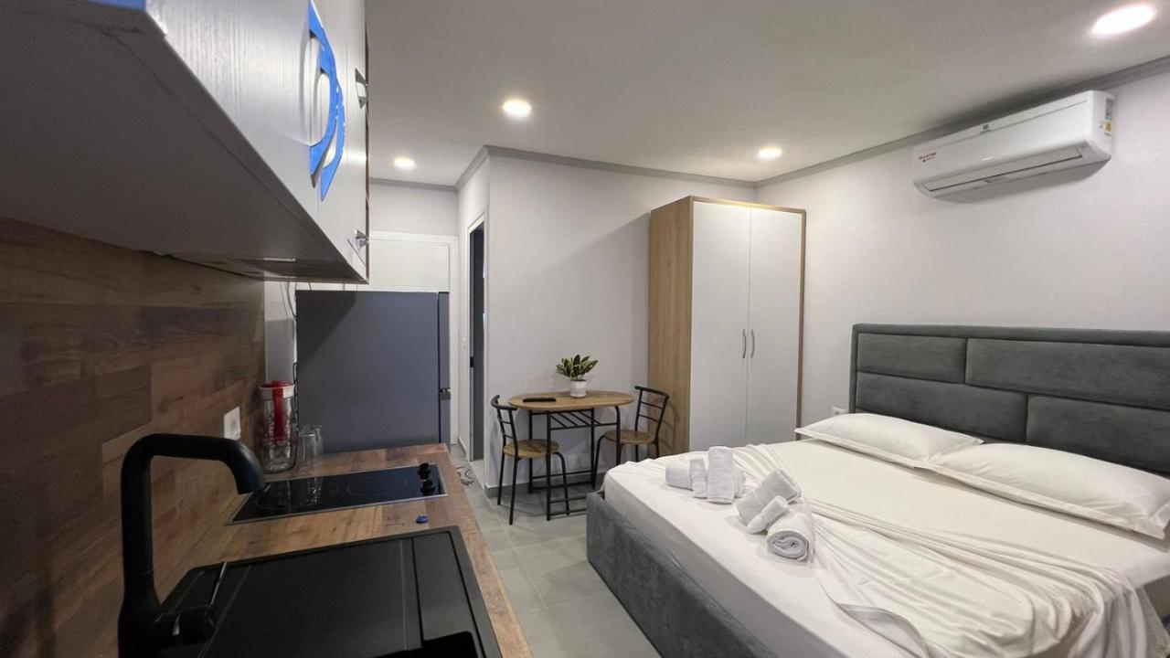 Sea View Apartments โกเลม ภายนอก รูปภาพ