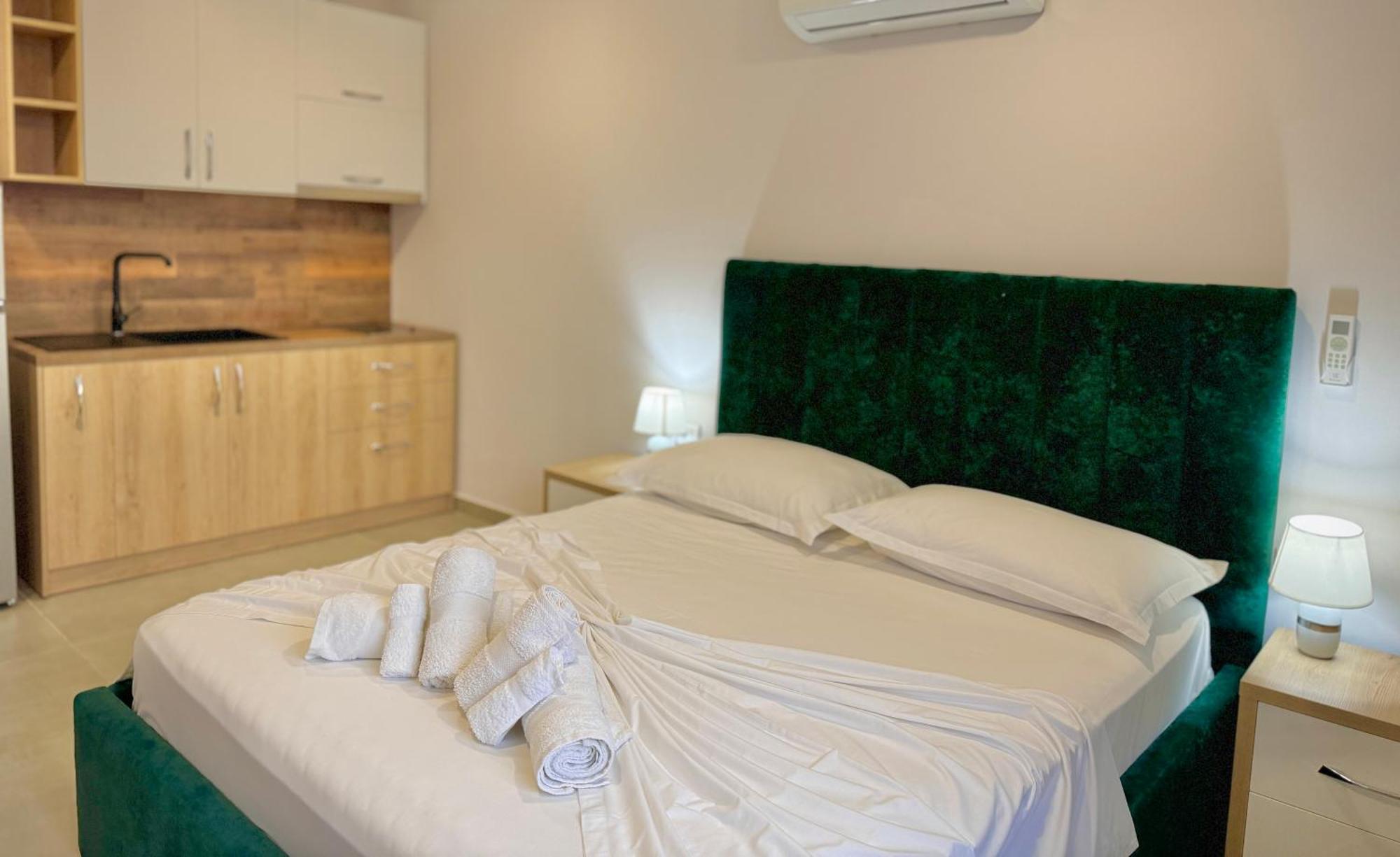 Sea View Apartments โกเลม ภายนอก รูปภาพ