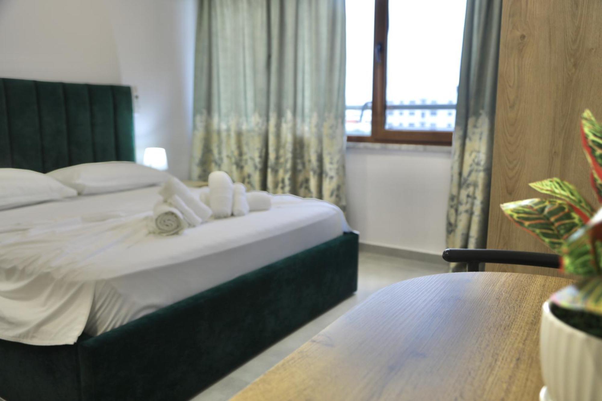 Sea View Apartments โกเลม ภายนอก รูปภาพ