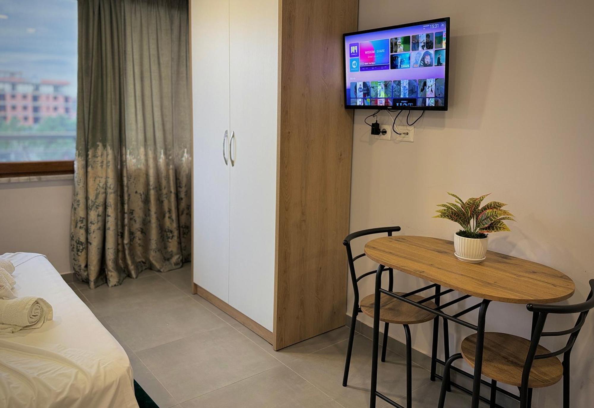 Sea View Apartments โกเลม ภายนอก รูปภาพ