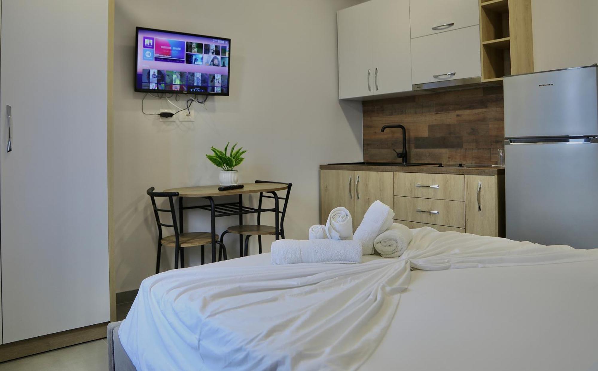 Sea View Apartments โกเลม ภายนอก รูปภาพ