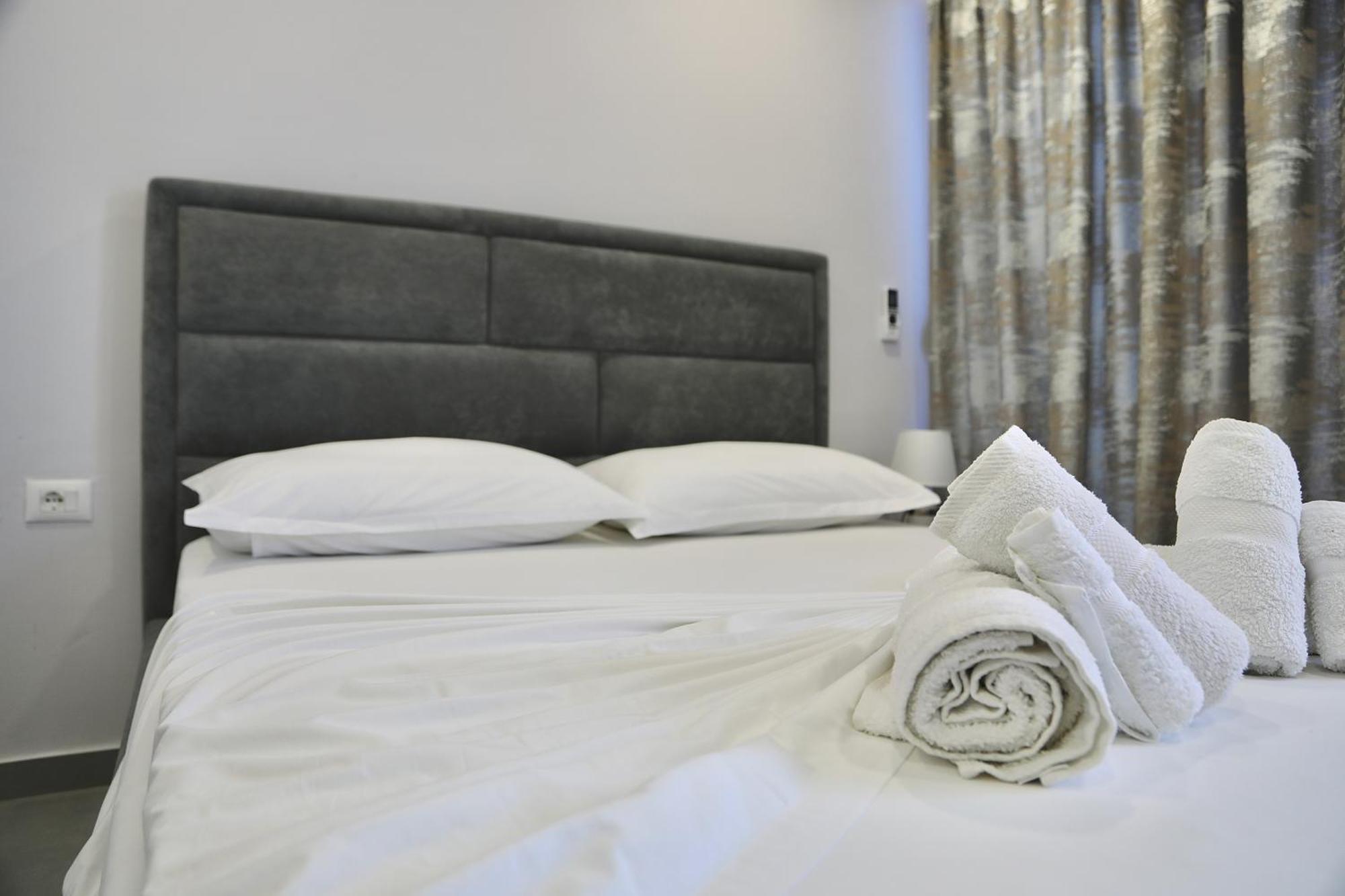 Sea View Apartments โกเลม ภายนอก รูปภาพ