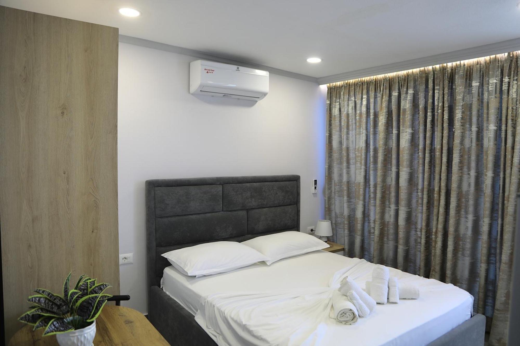 Sea View Apartments โกเลม ภายนอก รูปภาพ