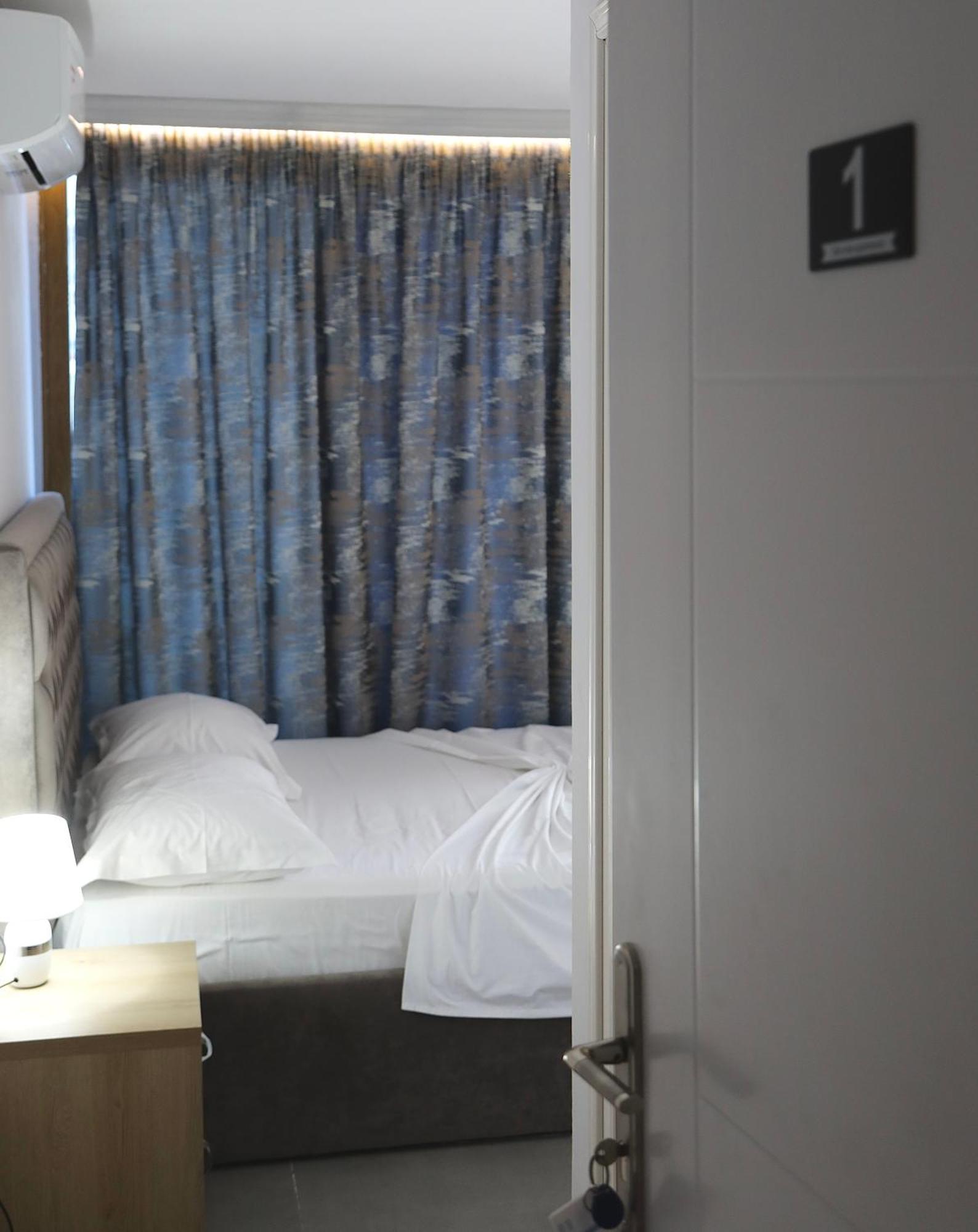 Sea View Apartments โกเลม ภายนอก รูปภาพ