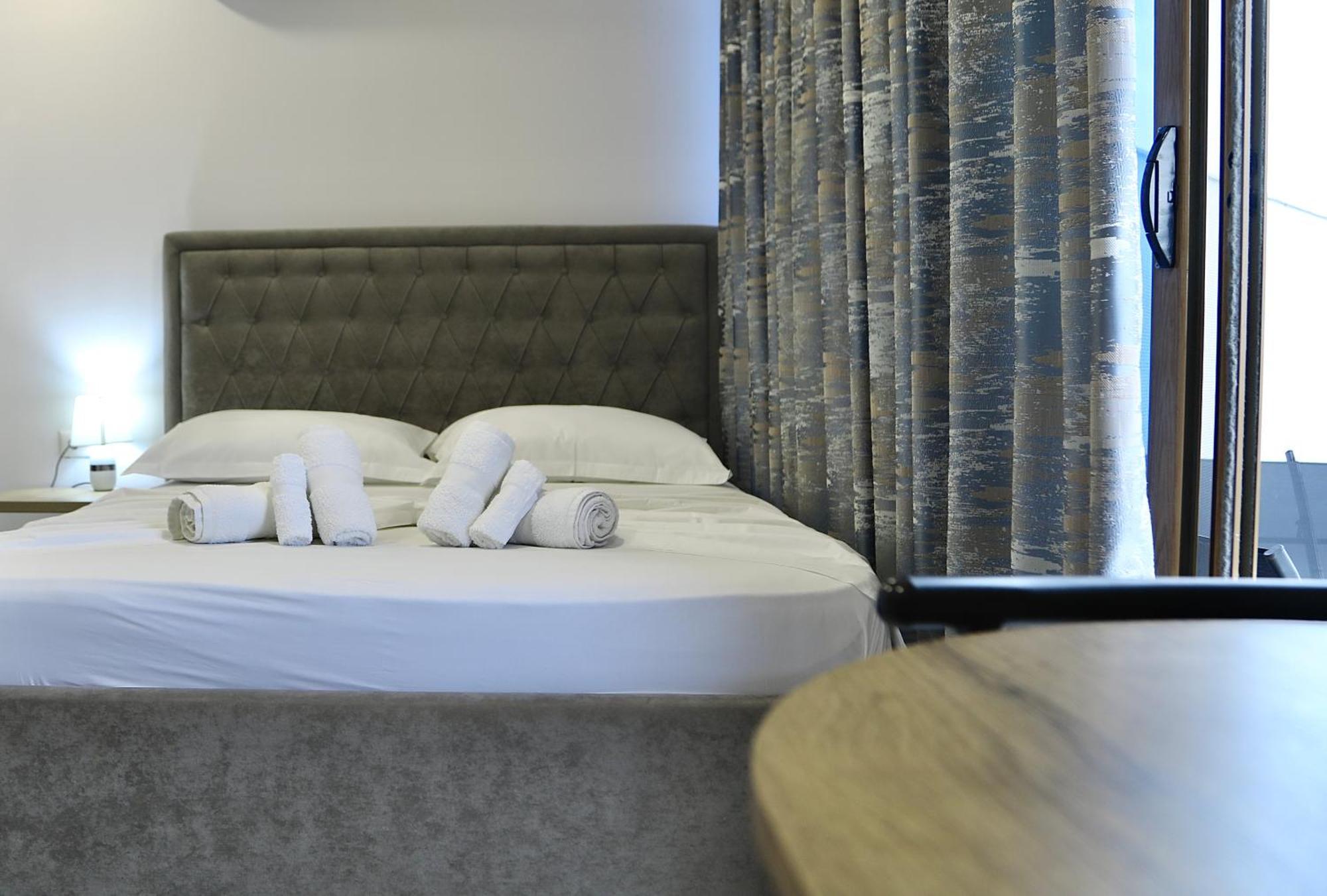 Sea View Apartments โกเลม ภายนอก รูปภาพ