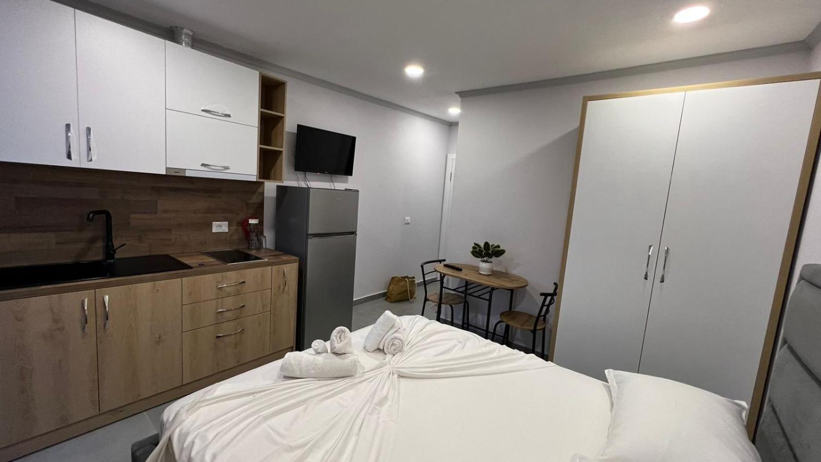 Sea View Apartments โกเลม ภายนอก รูปภาพ