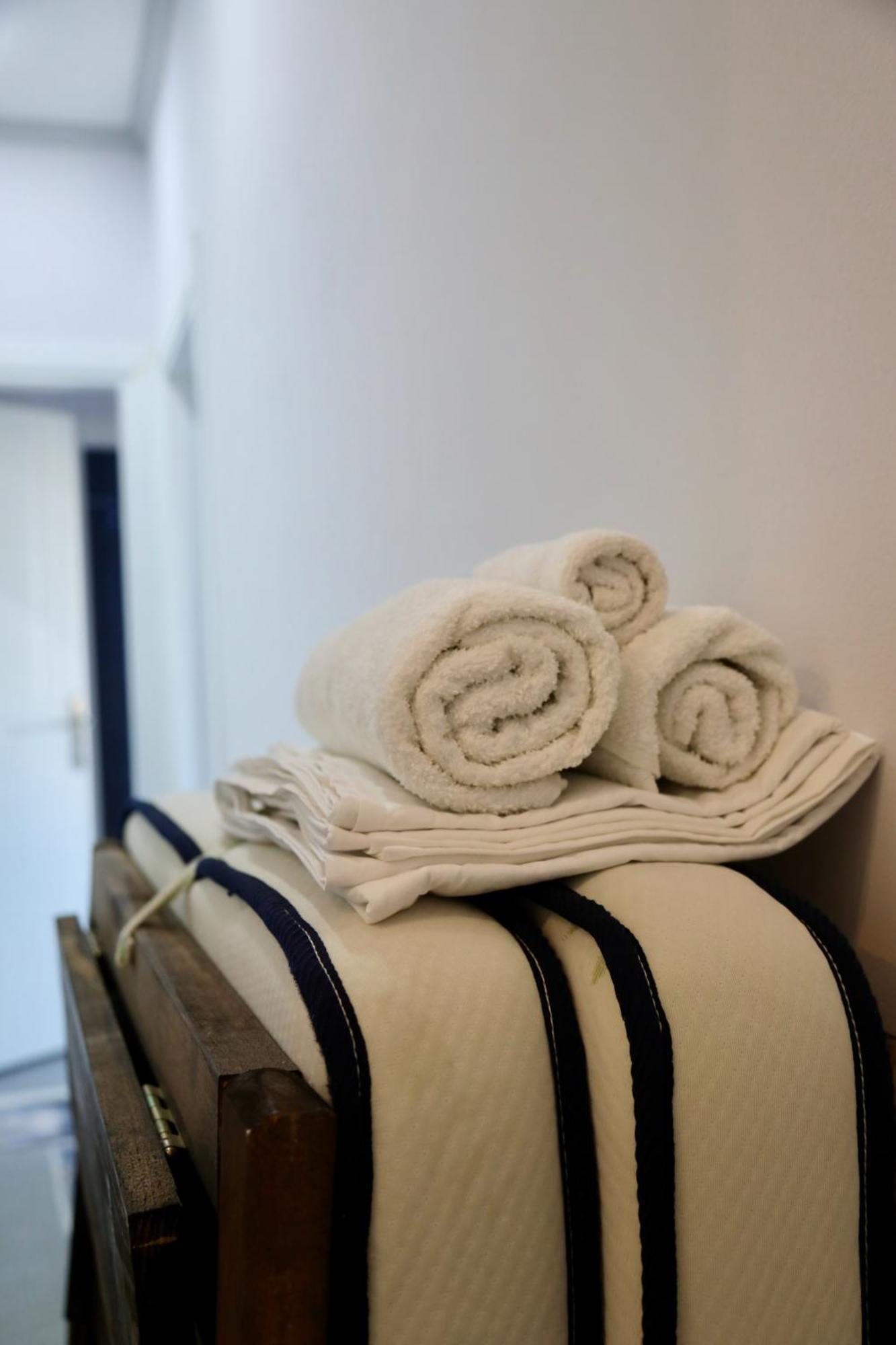 Sea View Apartments โกเลม ภายนอก รูปภาพ