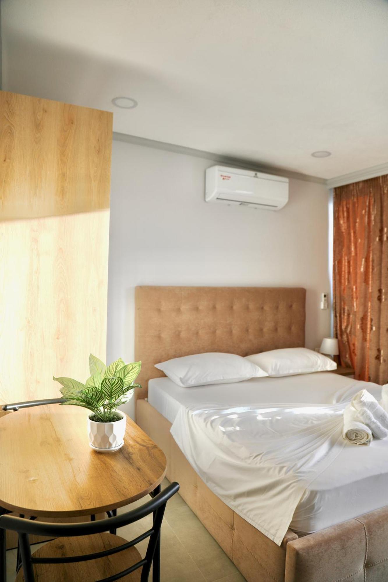 Sea View Apartments โกเลม ภายนอก รูปภาพ