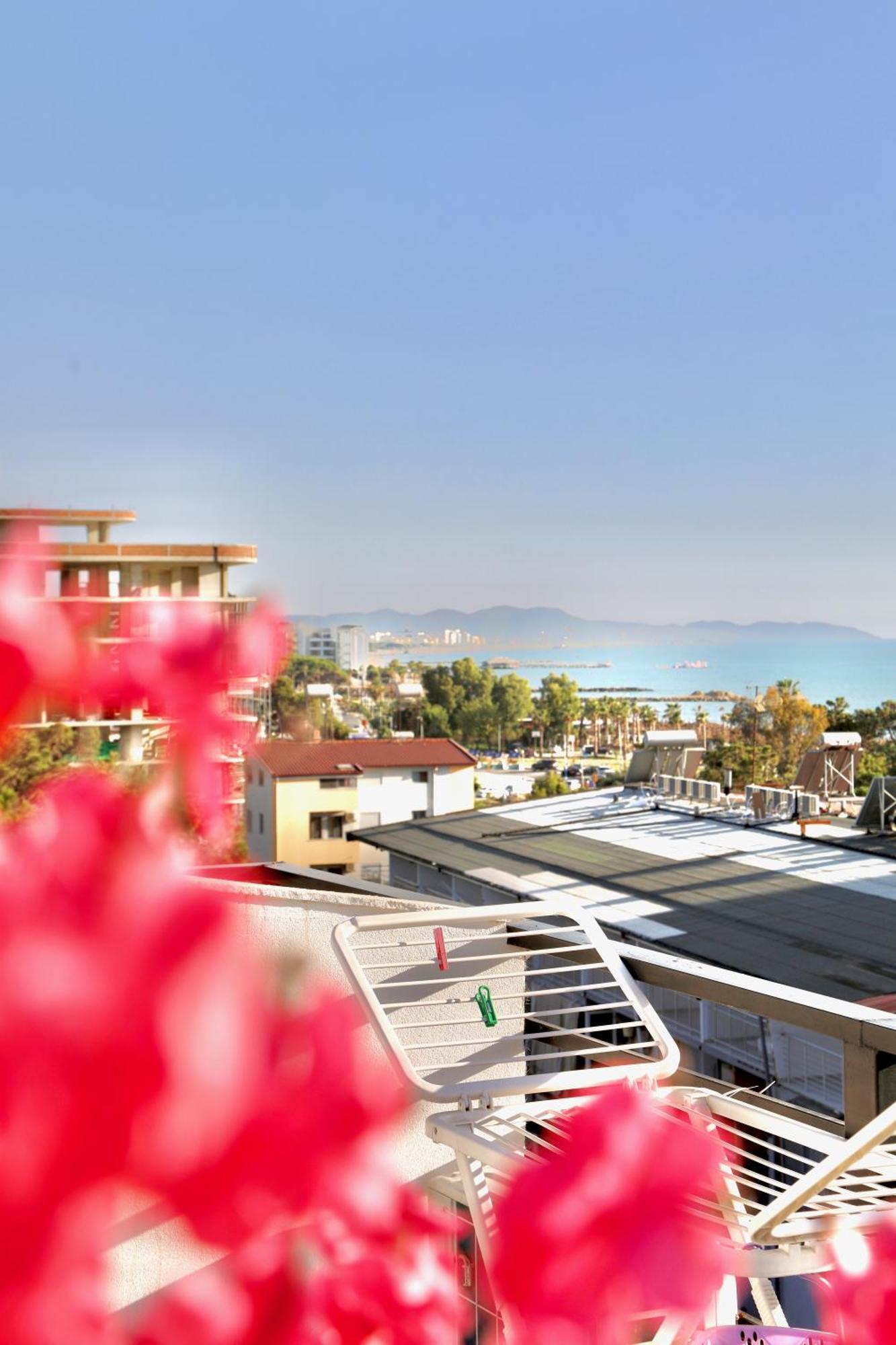 Sea View Apartments โกเลม ภายนอก รูปภาพ