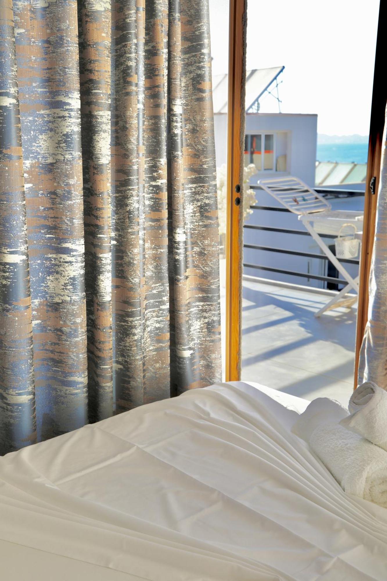 Sea View Apartments โกเลม ภายนอก รูปภาพ