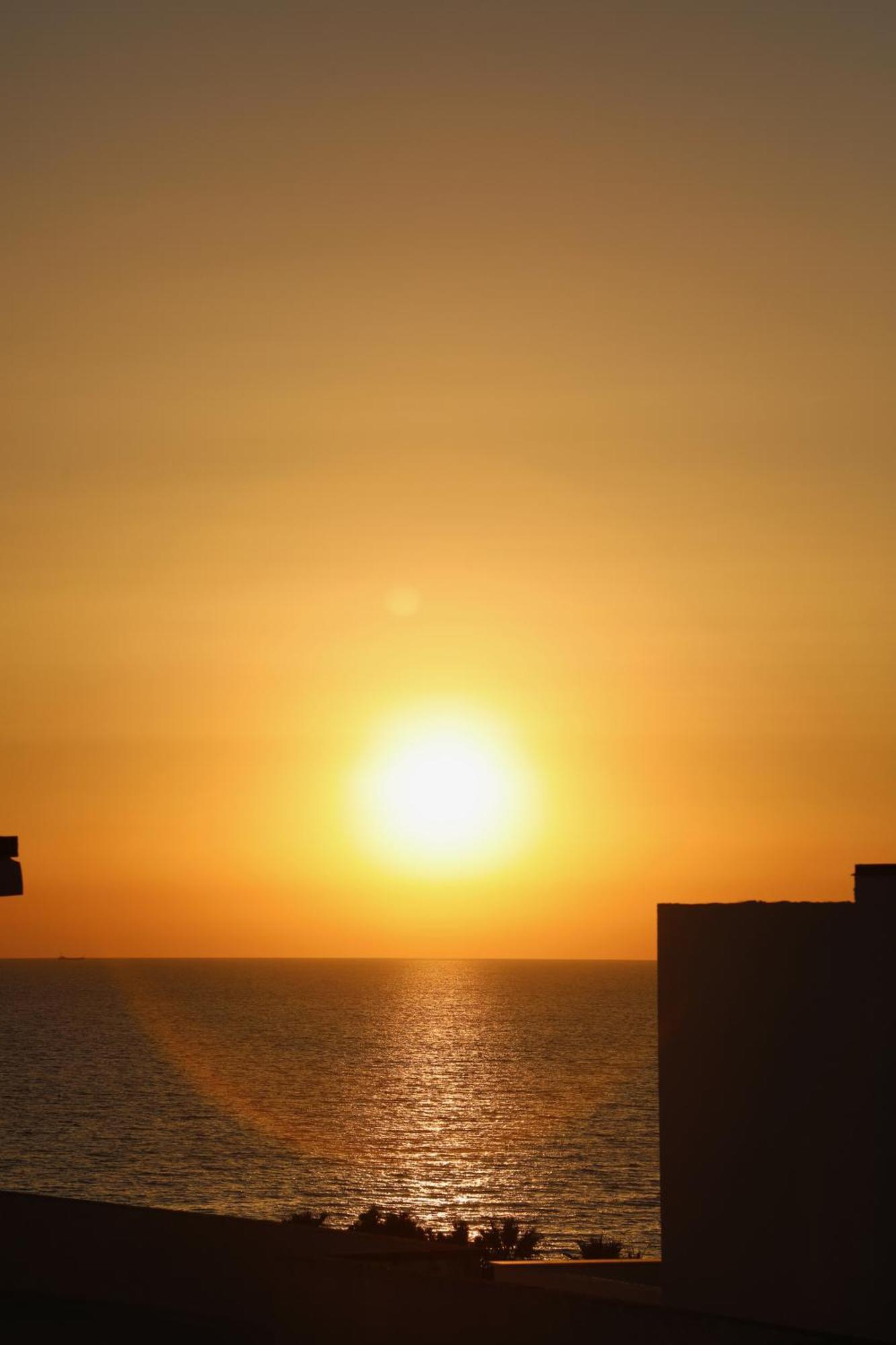 Sea View Apartments โกเลม ภายนอก รูปภาพ