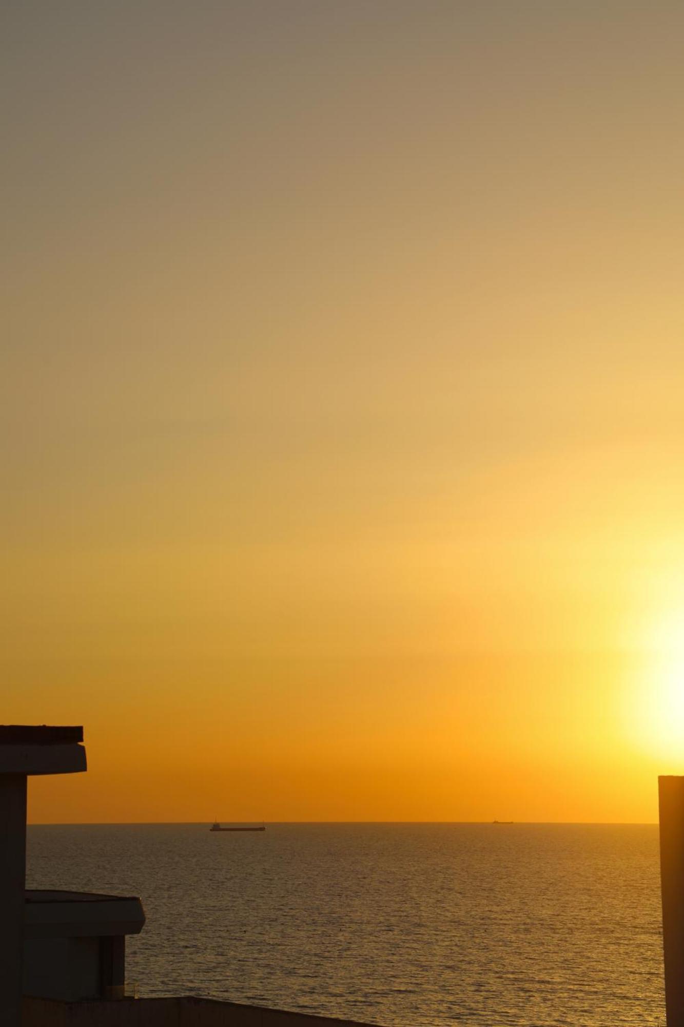 Sea View Apartments โกเลม ภายนอก รูปภาพ
