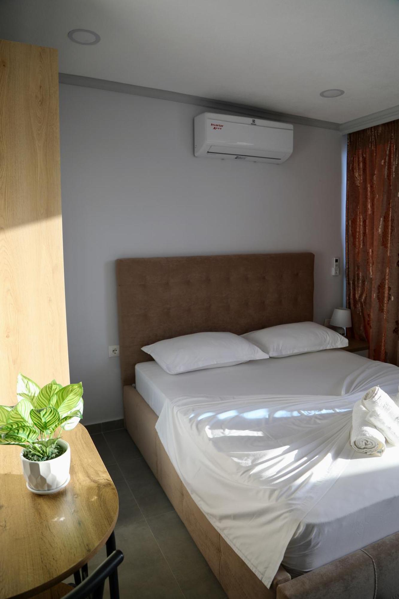 Sea View Apartments โกเลม ภายนอก รูปภาพ