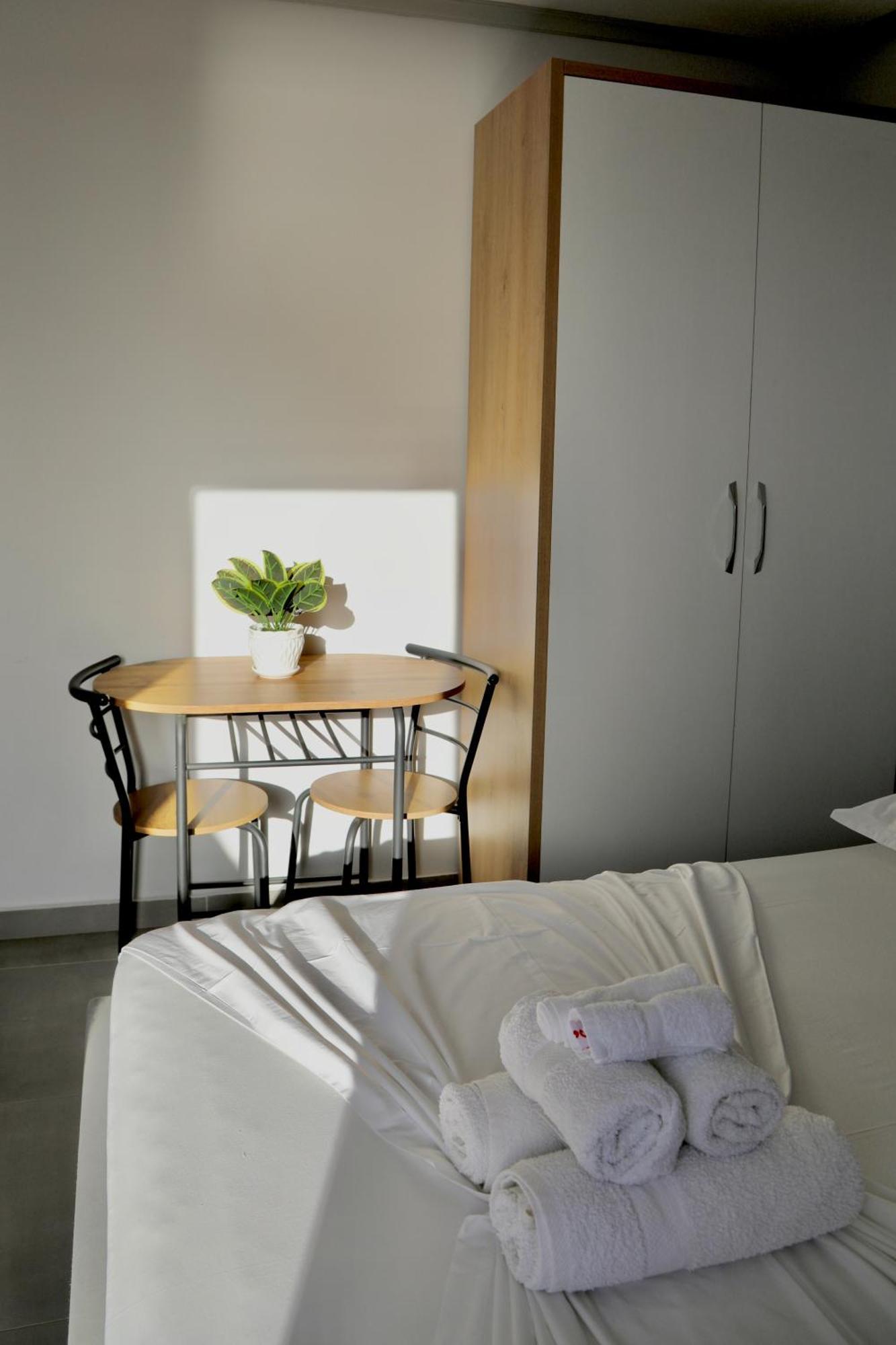 Sea View Apartments โกเลม ภายนอก รูปภาพ