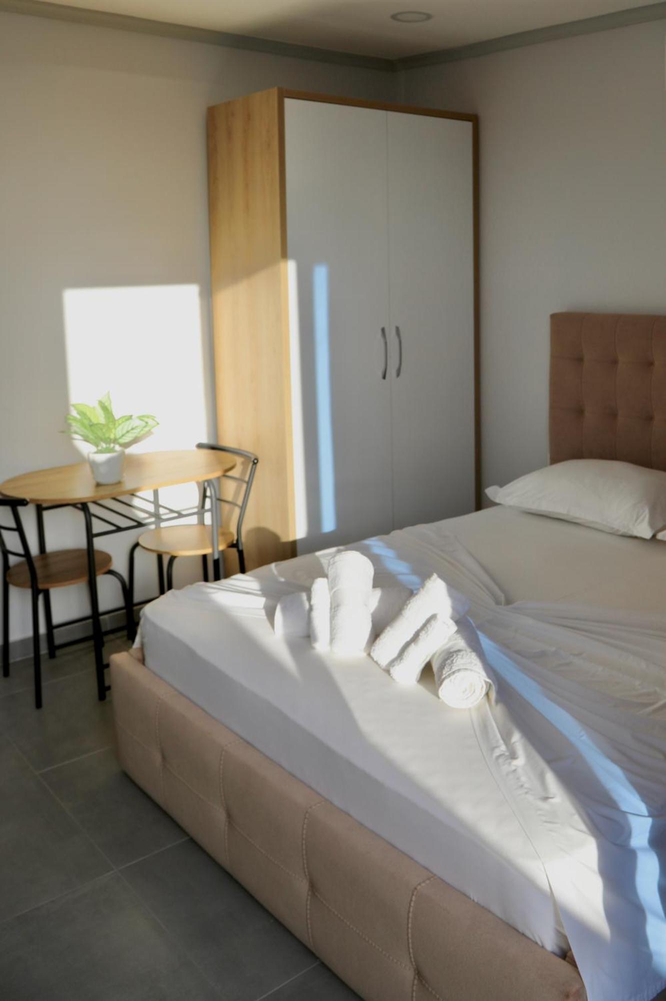 Sea View Apartments โกเลม ภายนอก รูปภาพ