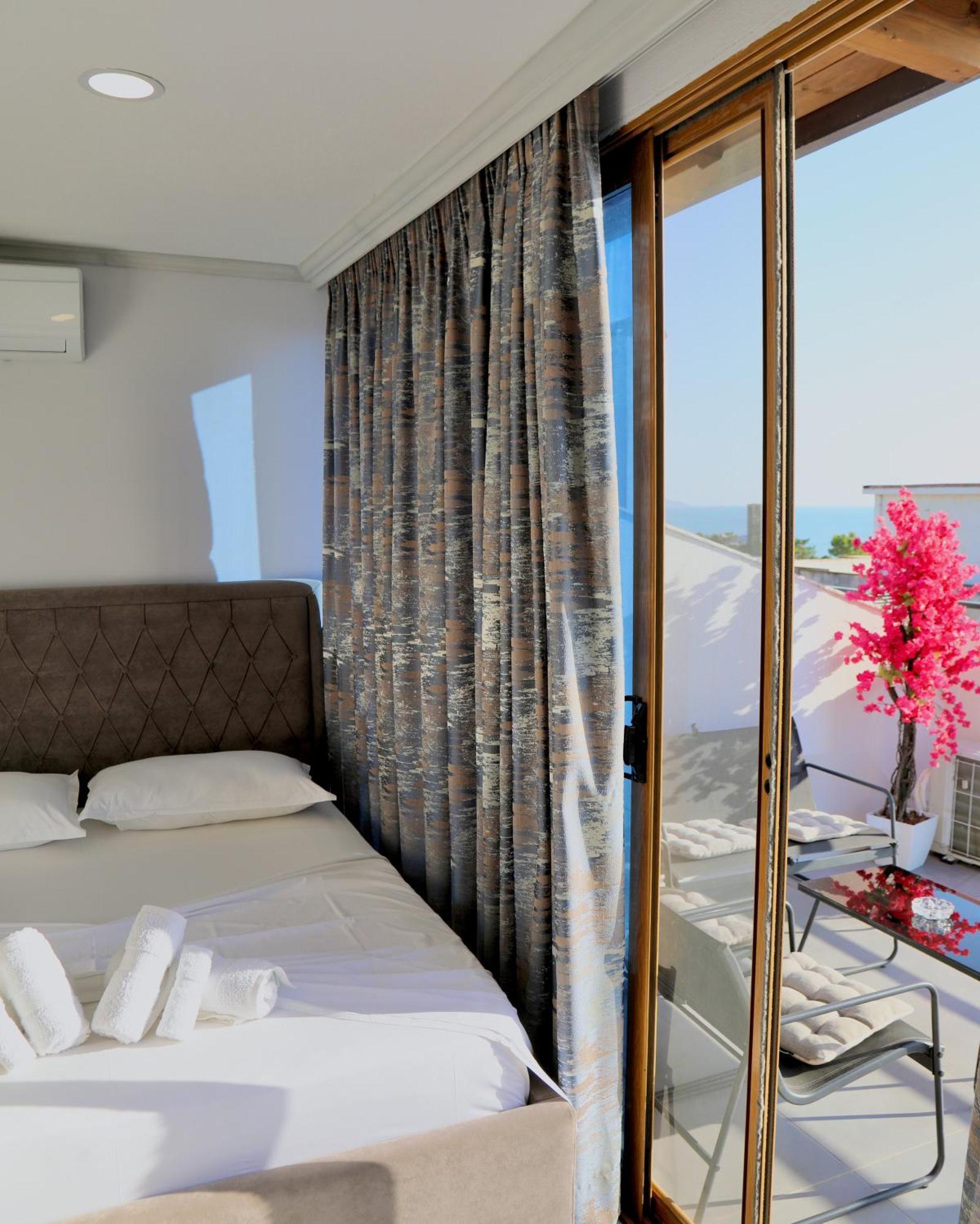 Sea View Apartments โกเลม ภายนอก รูปภาพ