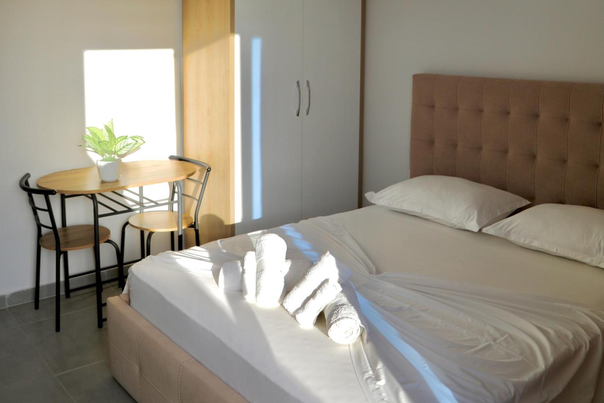 Sea View Apartments โกเลม ภายนอก รูปภาพ