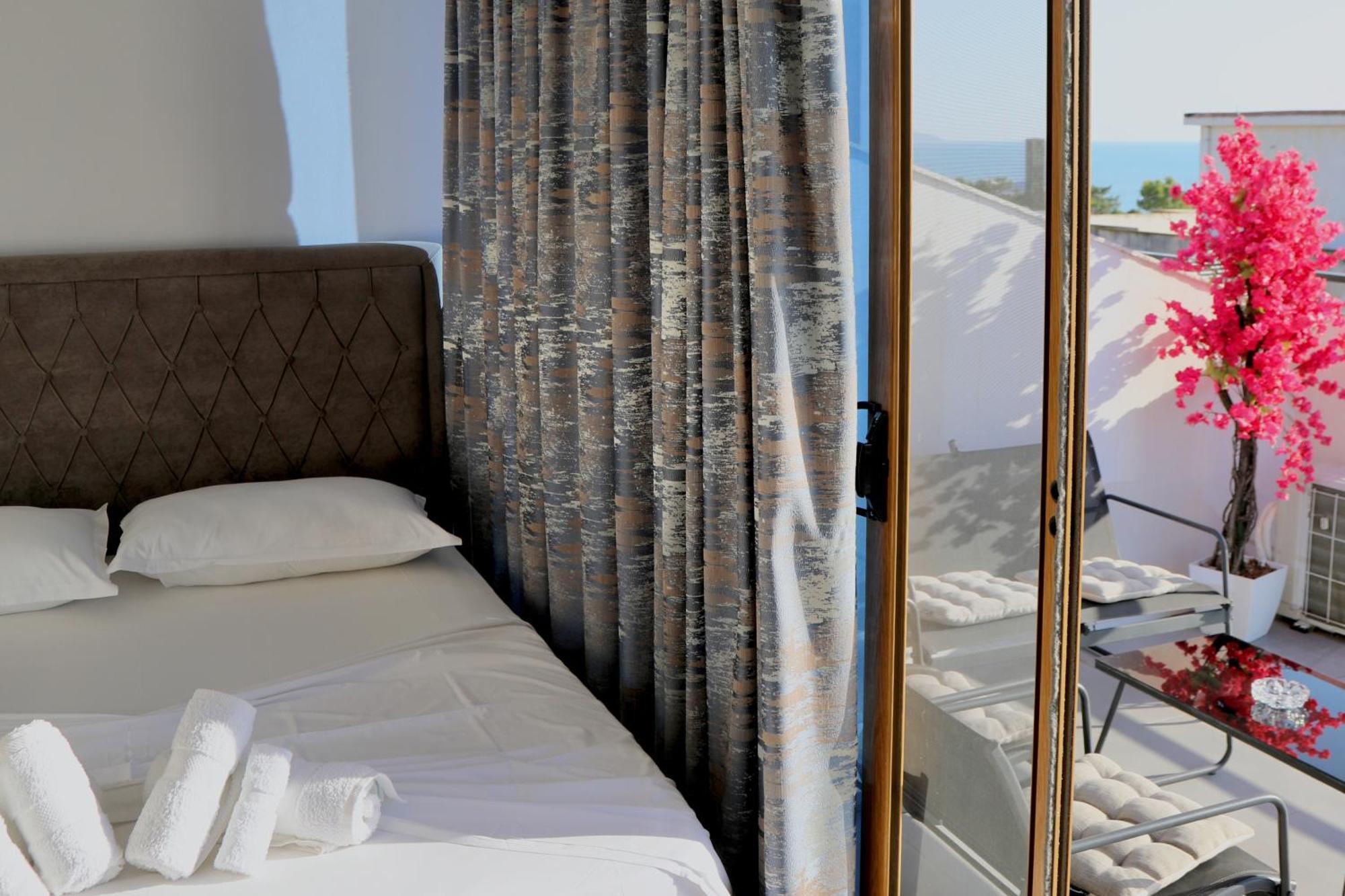 Sea View Apartments โกเลม ภายนอก รูปภาพ