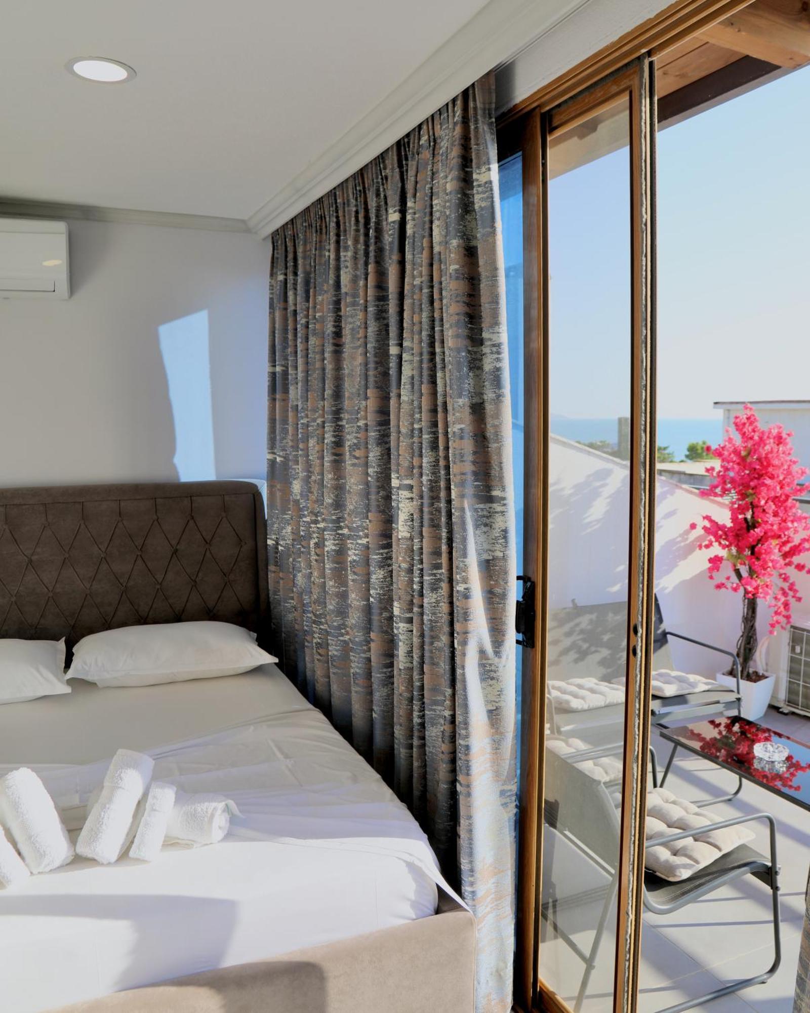 Sea View Apartments โกเลม ภายนอก รูปภาพ